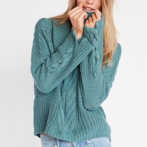 3/$40 💖Express Fall Cable Cowlneck Sweater - Picture 2 of 5